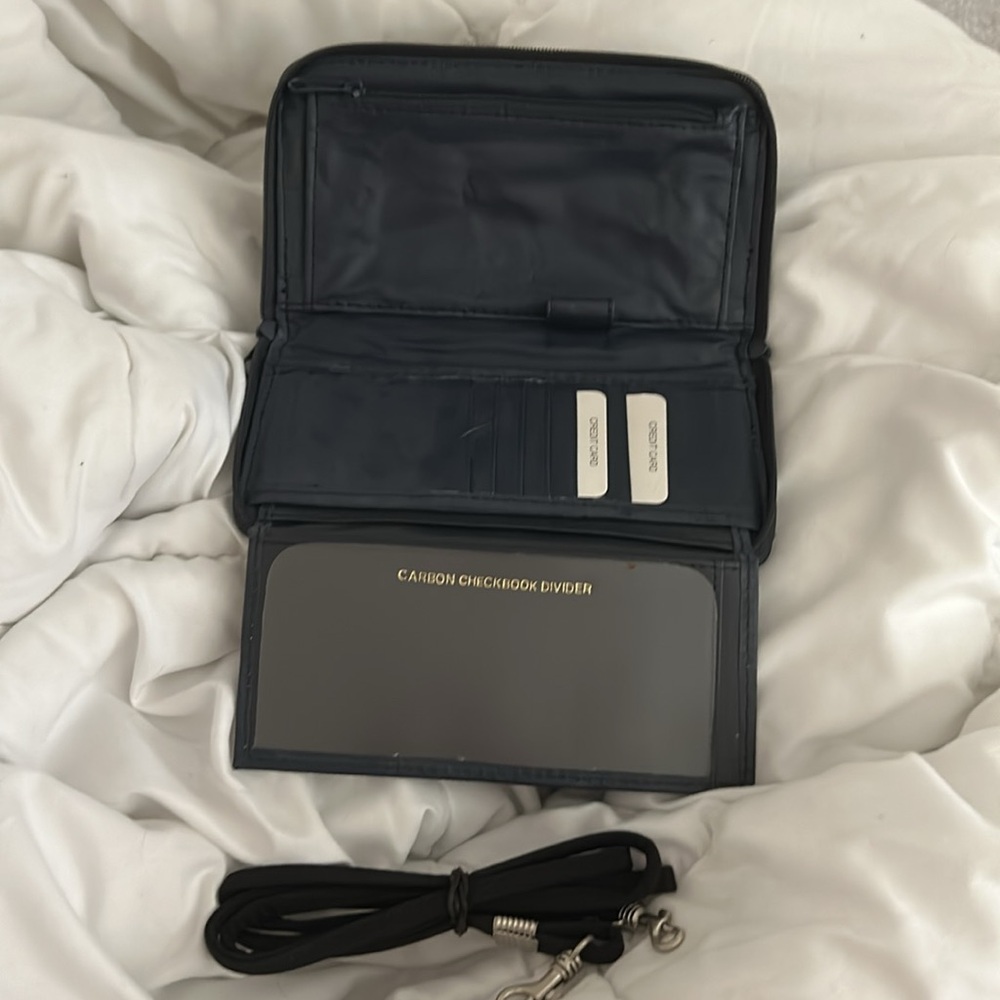 Crossbody or belt bag - Picture 5 of 8